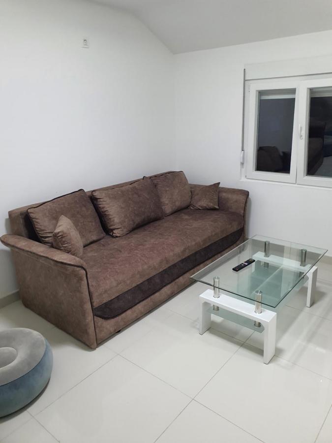 Apartman Tolosi 2 Podgorica Ngoại thất bức ảnh