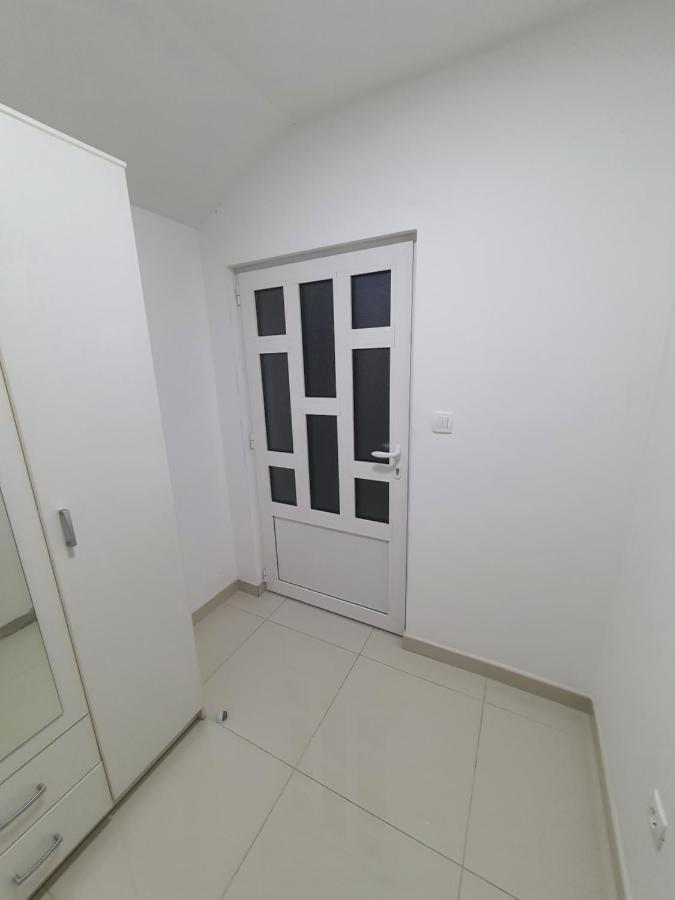 Apartman Tolosi 2 Podgorica Ngoại thất bức ảnh