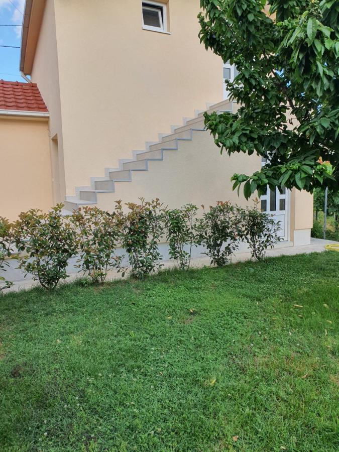 Apartman Tolosi 2 Podgorica Ngoại thất bức ảnh